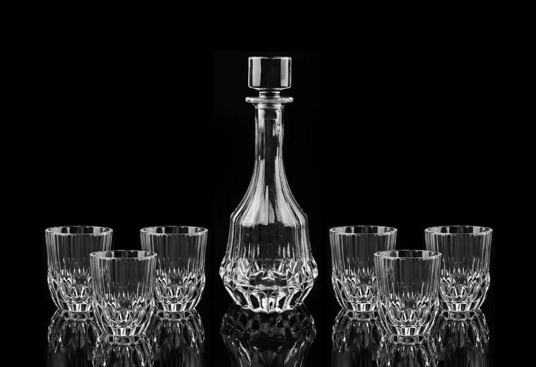 Transparent Glass Wine Bottle Set with Lid for Wine Preservation