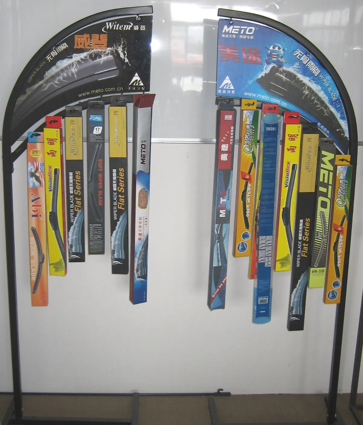 Завод автомобильных щеток IATF 16949 в Китае: Бескаркасные/плоские/гибридные дворники (для Mercedes-Benz C-Class, CLA-Class)