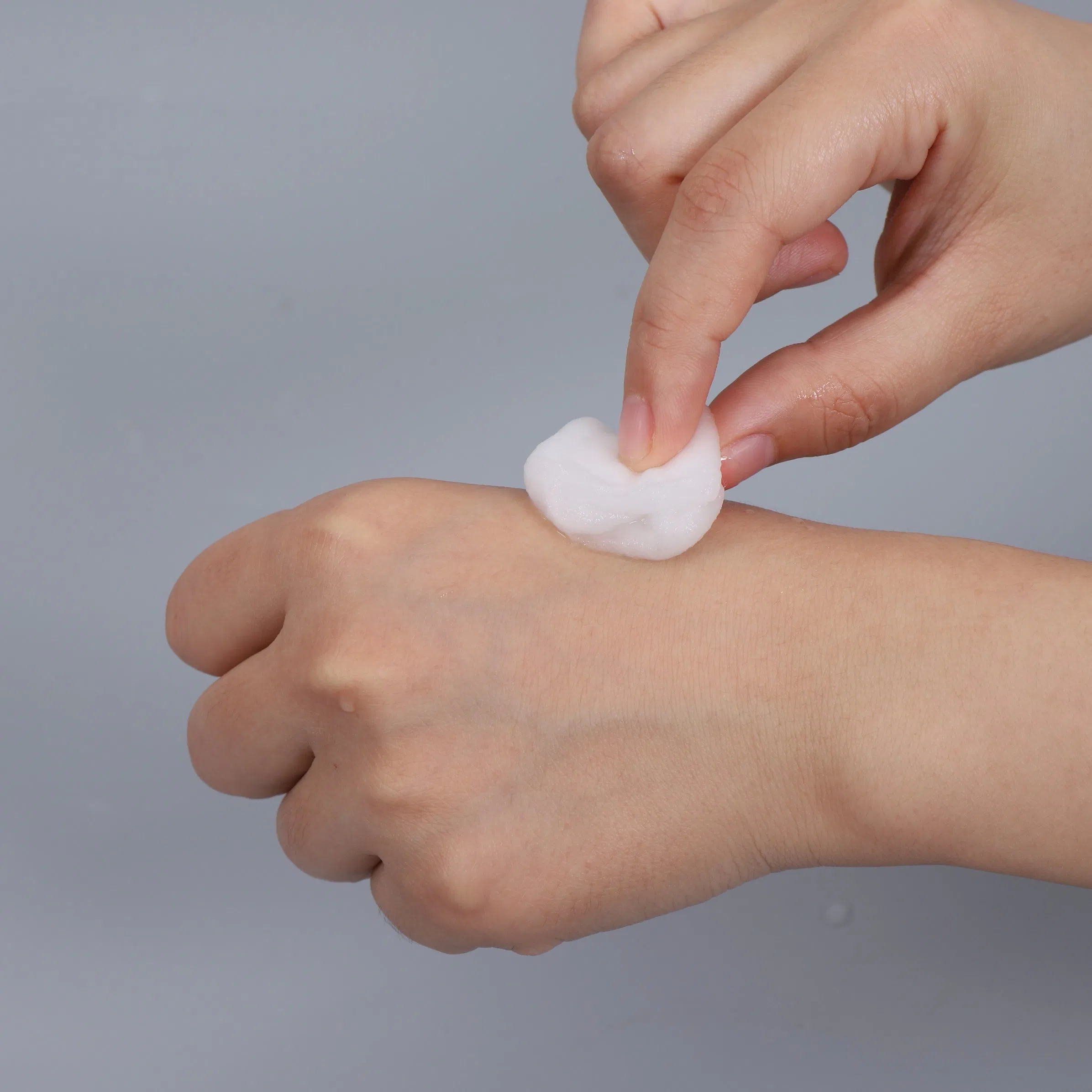 Superior Quality Eco Friendly Medical Sterile Bulk Cotton Balls Disposable Cotton Ball