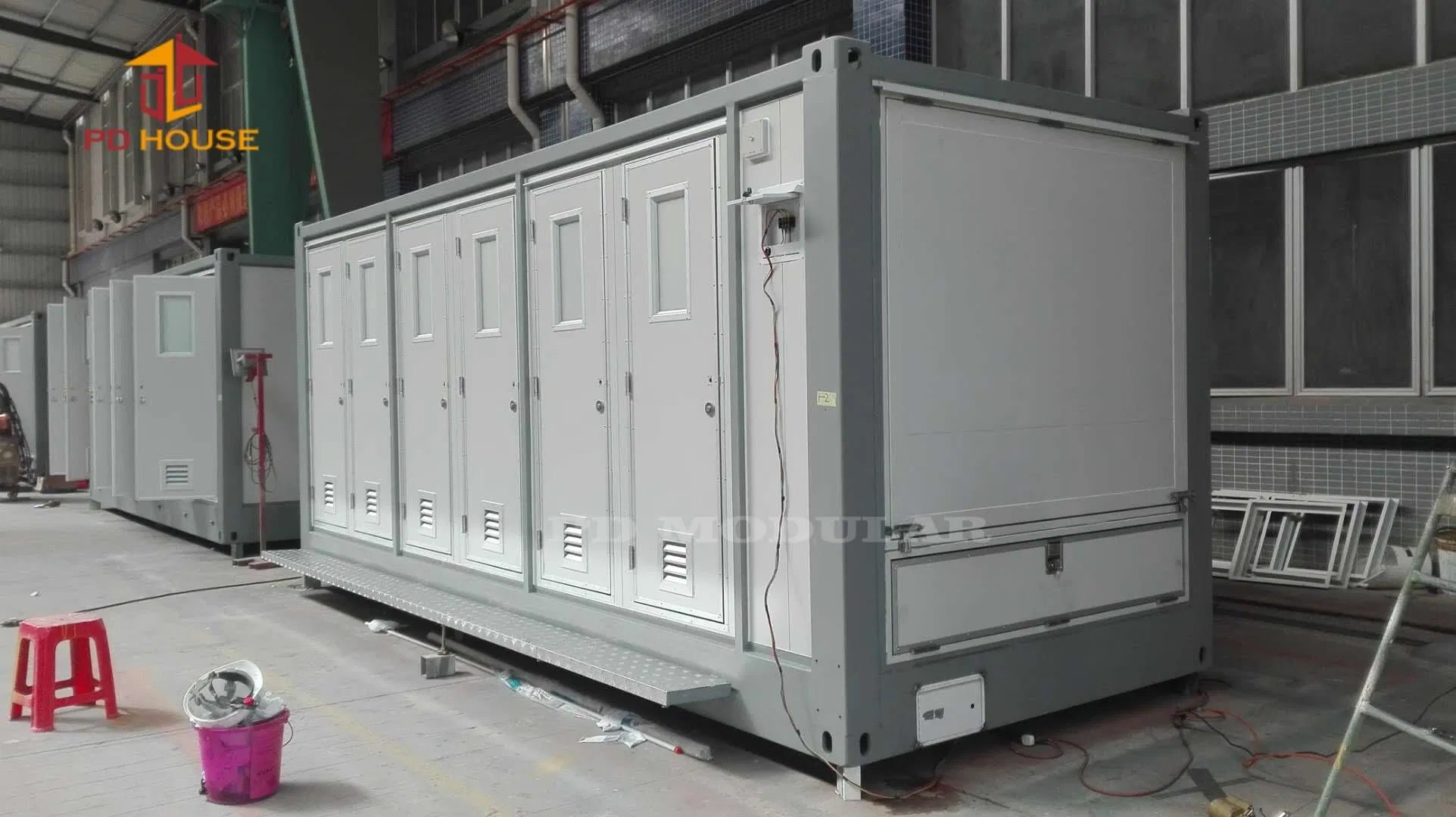 Containerized Mobile Latrine Units Wc Restroom Washrooms Containers Ablution Sanitary Sentry Boxes 20FT Outdoor Portable Camping Toilet for Camp Shower Cabins