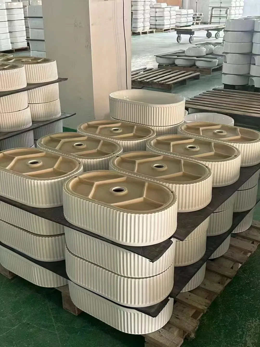 High Quality Sanitary Ware Countertop White Bathroom Vanity Vessel Sinks Wash Basin