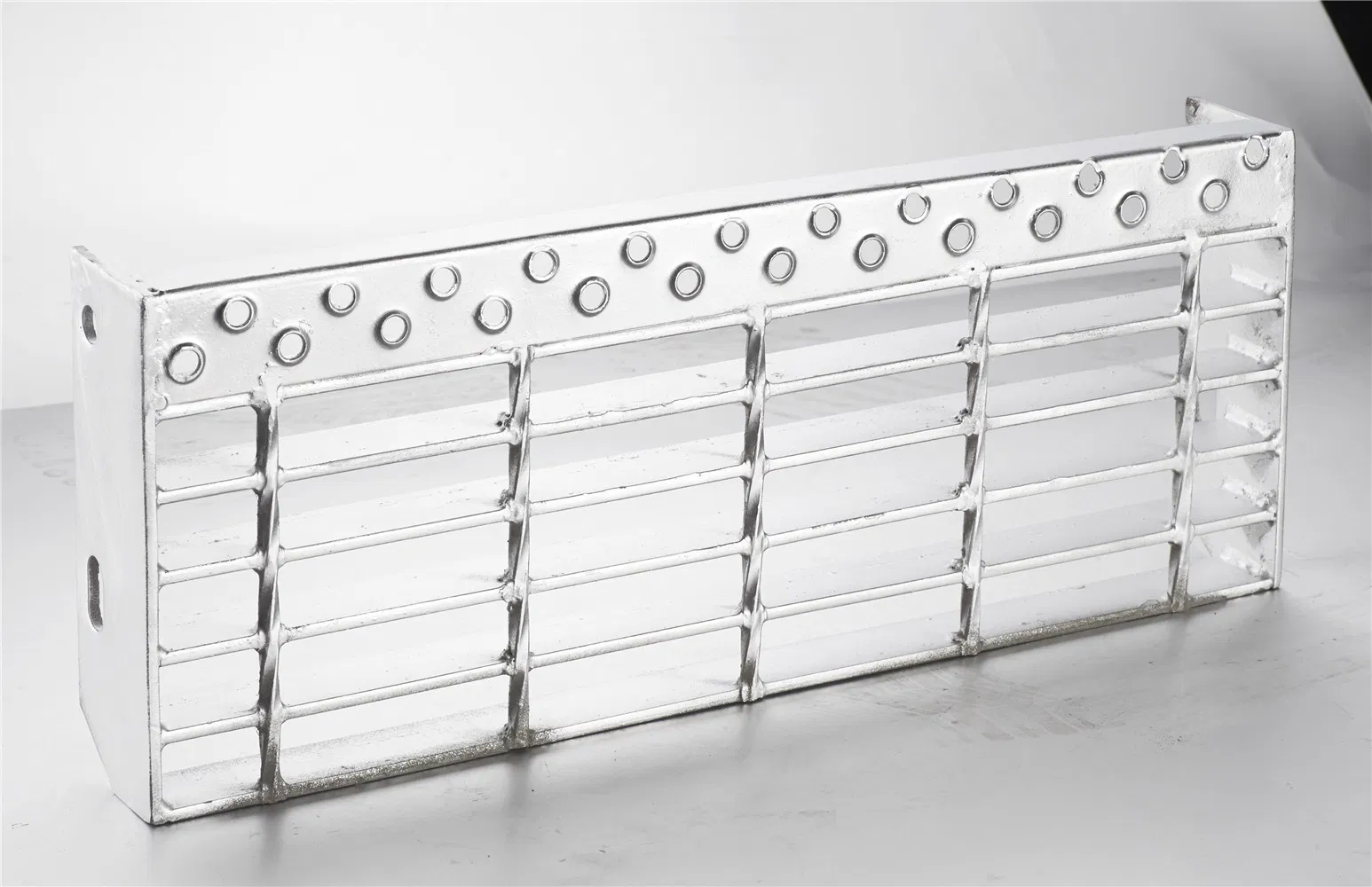 Hot DIP Galvanized Stair Treads for Industry Steel Structure Ladder