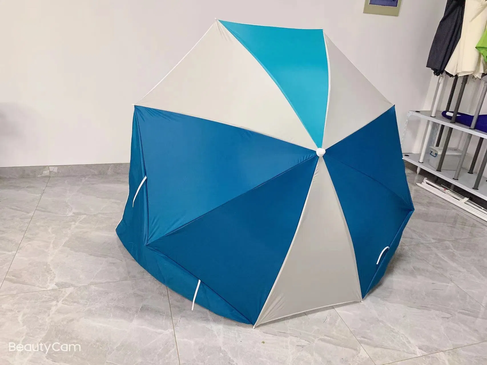 Пляжный зонт-палатка от солнца и ветра