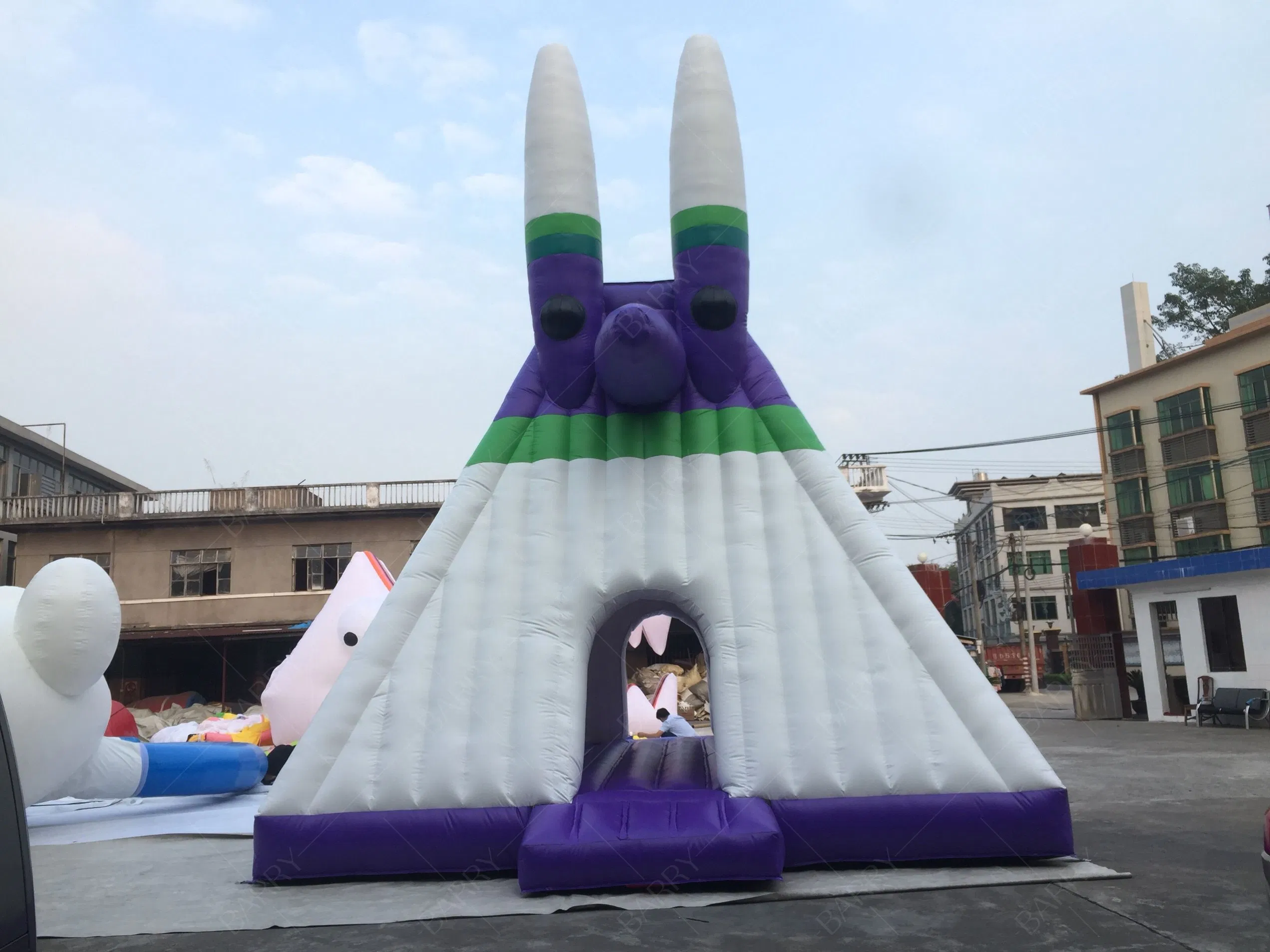 2025 Hot Sale Fox Without Wizard Bounce Jump Inflatable LED Light for Event Decoration