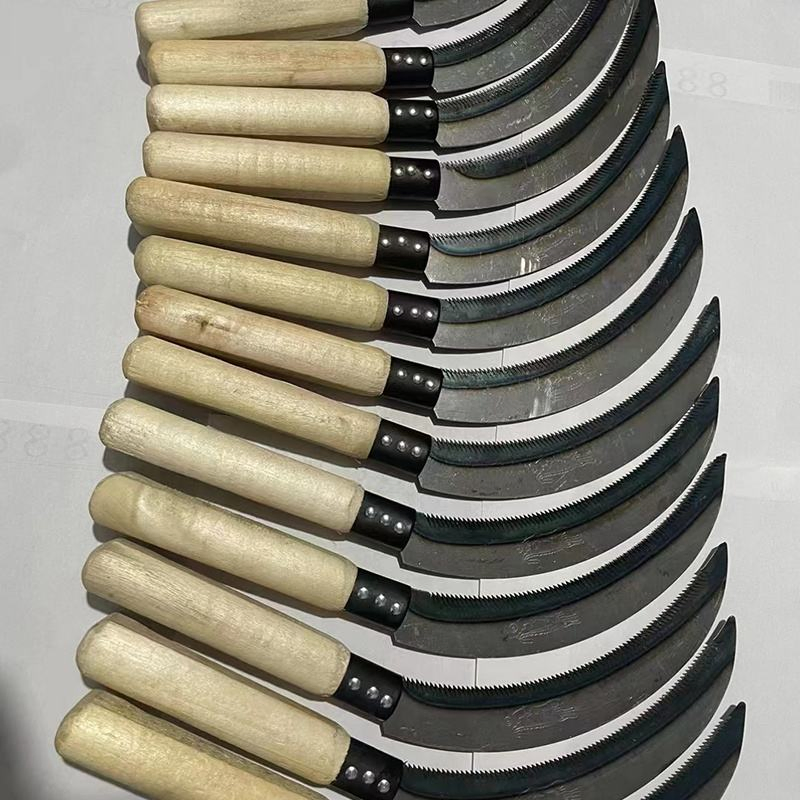 Agricultural Tools Steel Grass Tooth Garden Sickle with Wooden Handle