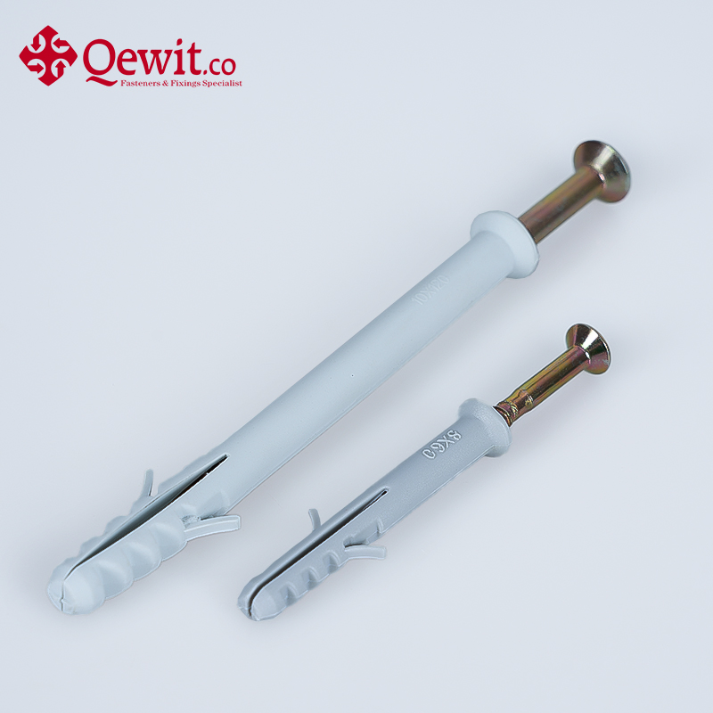 Нейлоновая распорная гильза с оцинкованным шурупом