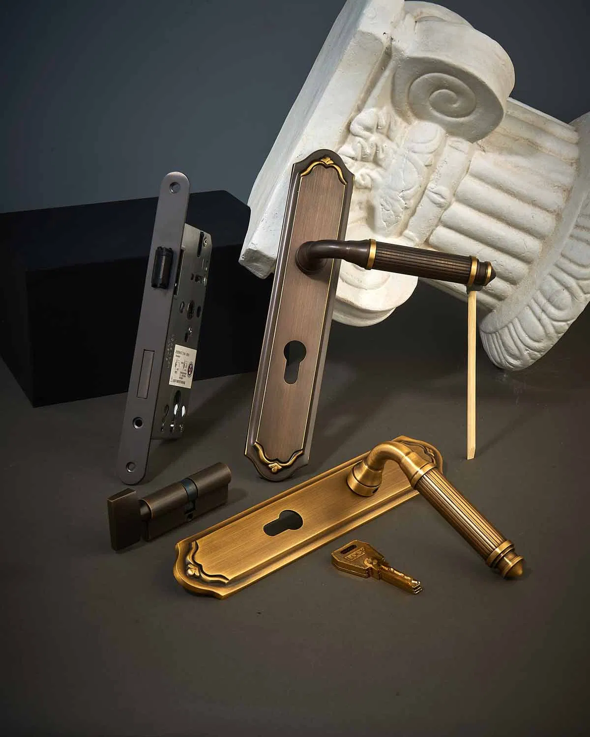 Premium Heavy-Duty Door Lock with Elegant Design Features
