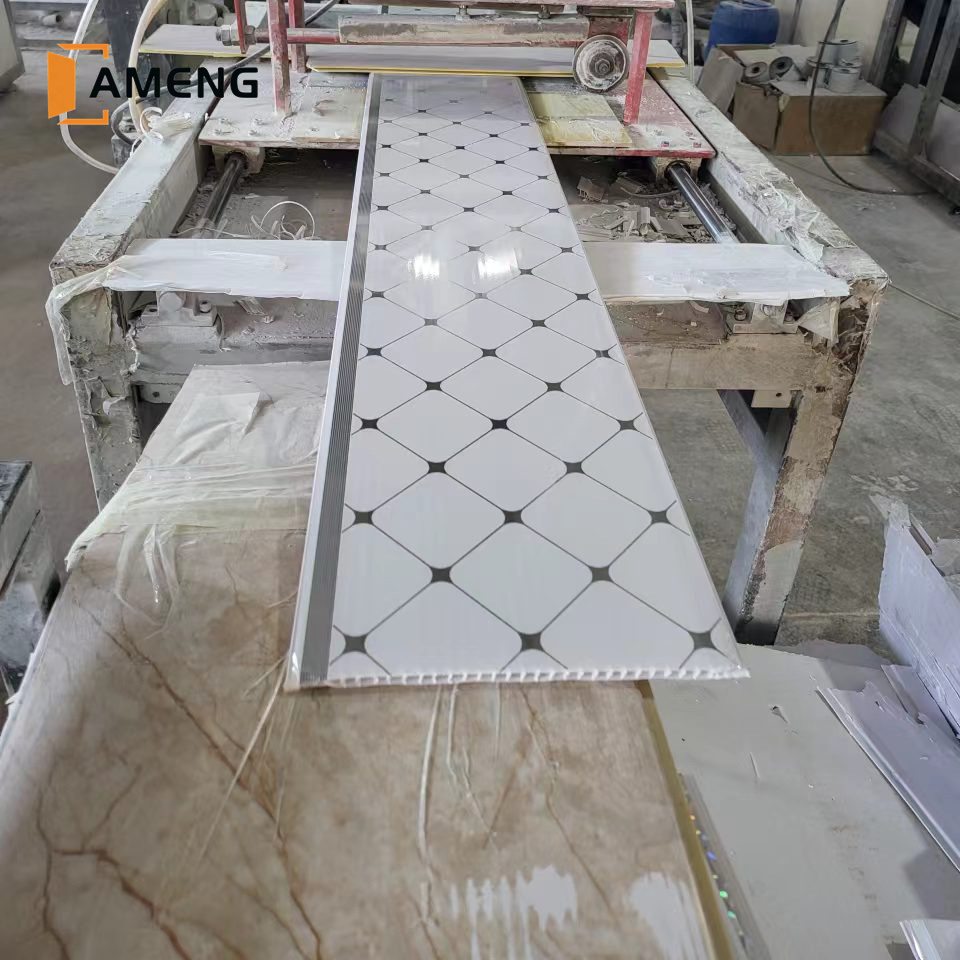 Project Use Insulation New PVC Decorative Laminated Suspended Wall Board Ceiling Tiles