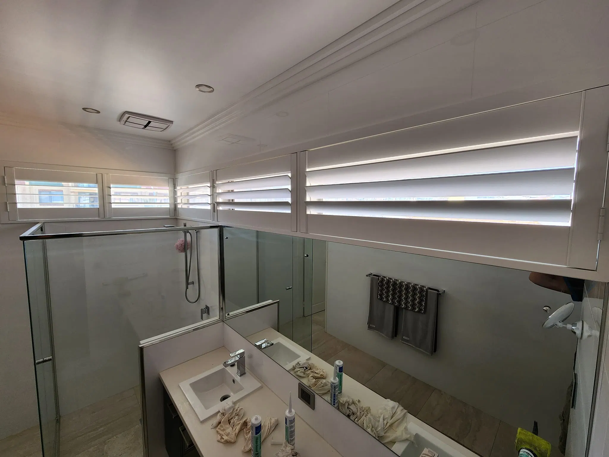 High Quality DIY Waterproof Polyvinyl PVC Bathroom Window Shutters Are Durable Long-Lasting and Are Made to Measure