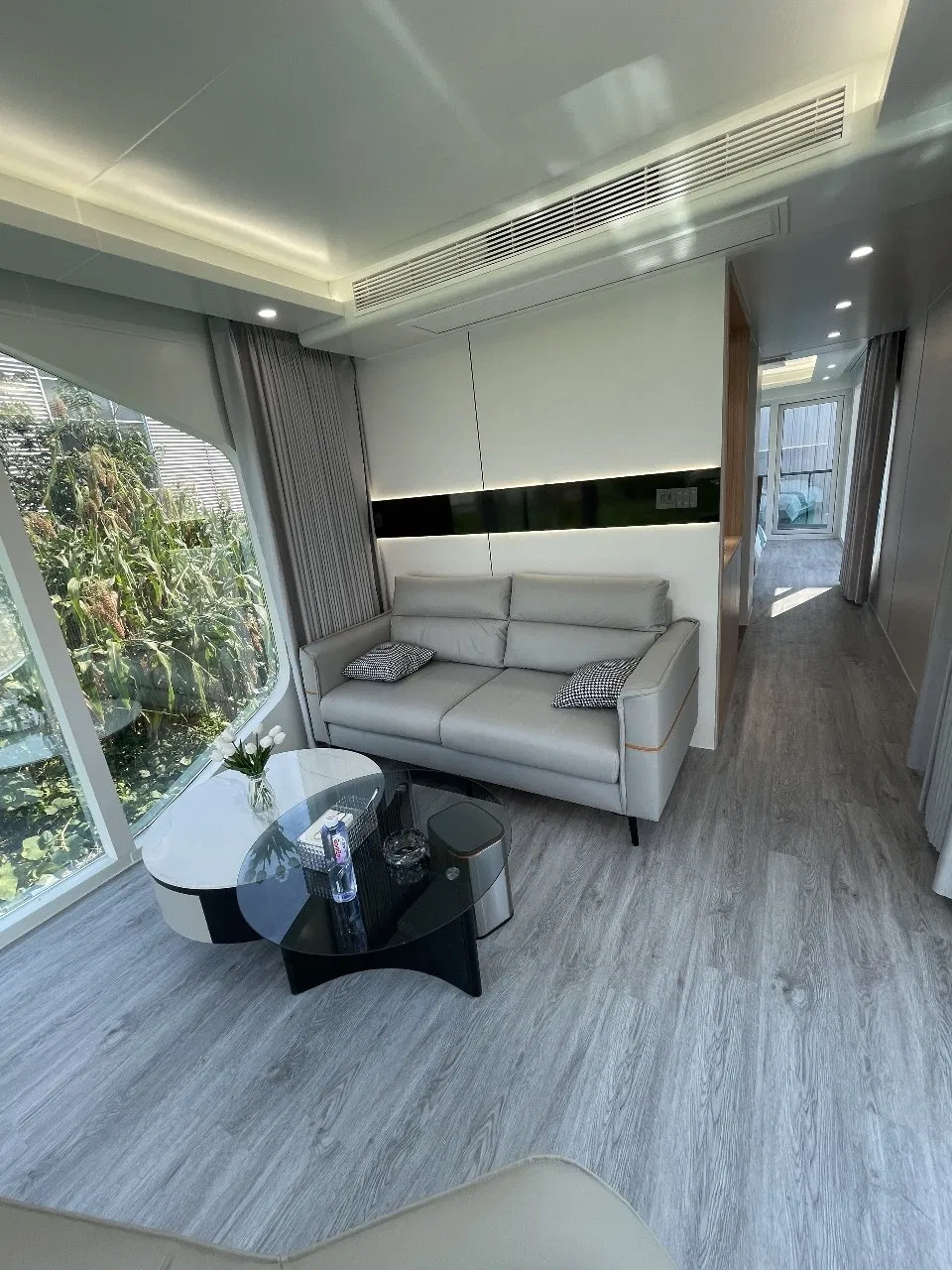 2024 Tiny House Prefabricated Cabin Real Estate Foldable Holiday Container House
