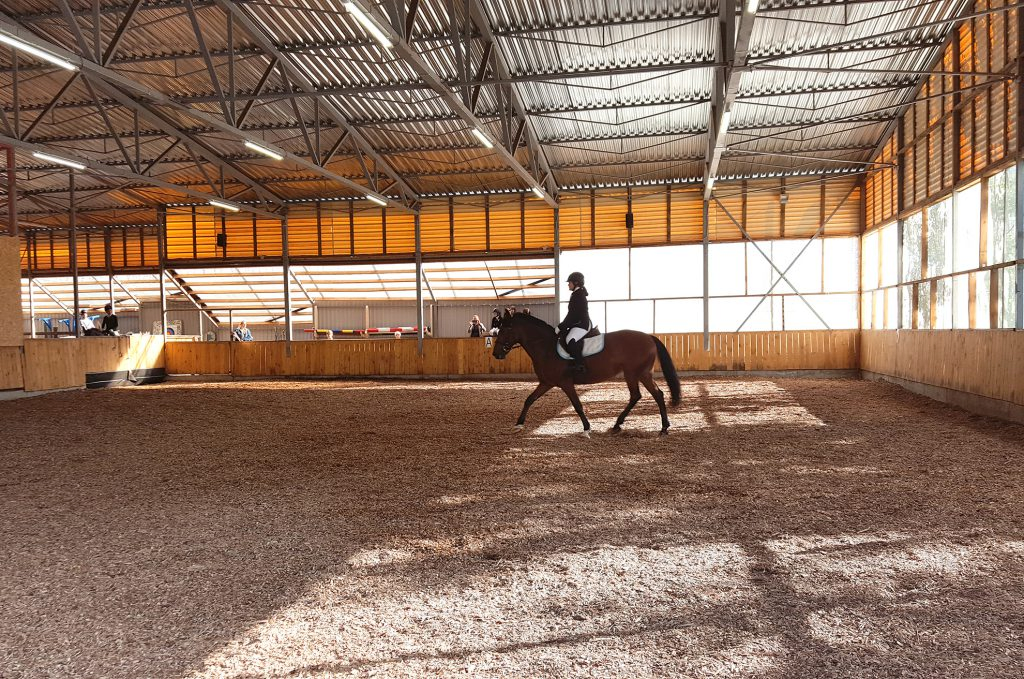 Large Span80*40*6m Prefabricated Steel Structure Indoor Horse Riding Arena