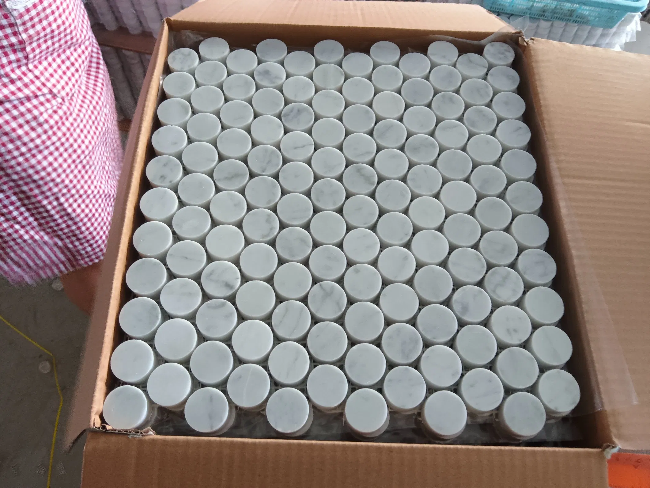 Polished/honed white/black/grey/brown/pink/green/red/yellow/gold/blue marble/travertine/limestone/basalt Penny Round Mosaic Floor Tile for Interior Floor/Wall