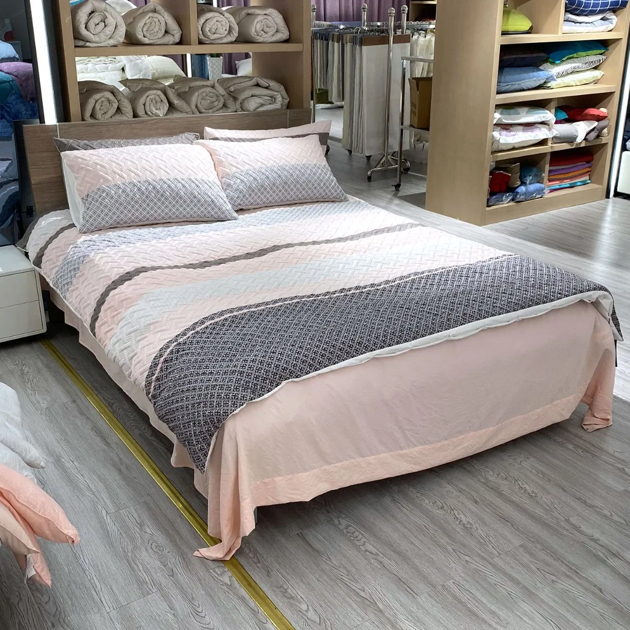 Quilt Cover Size 210*210cm Peached Polyester Fabric Bed Sheets Bedding Set for Home Use