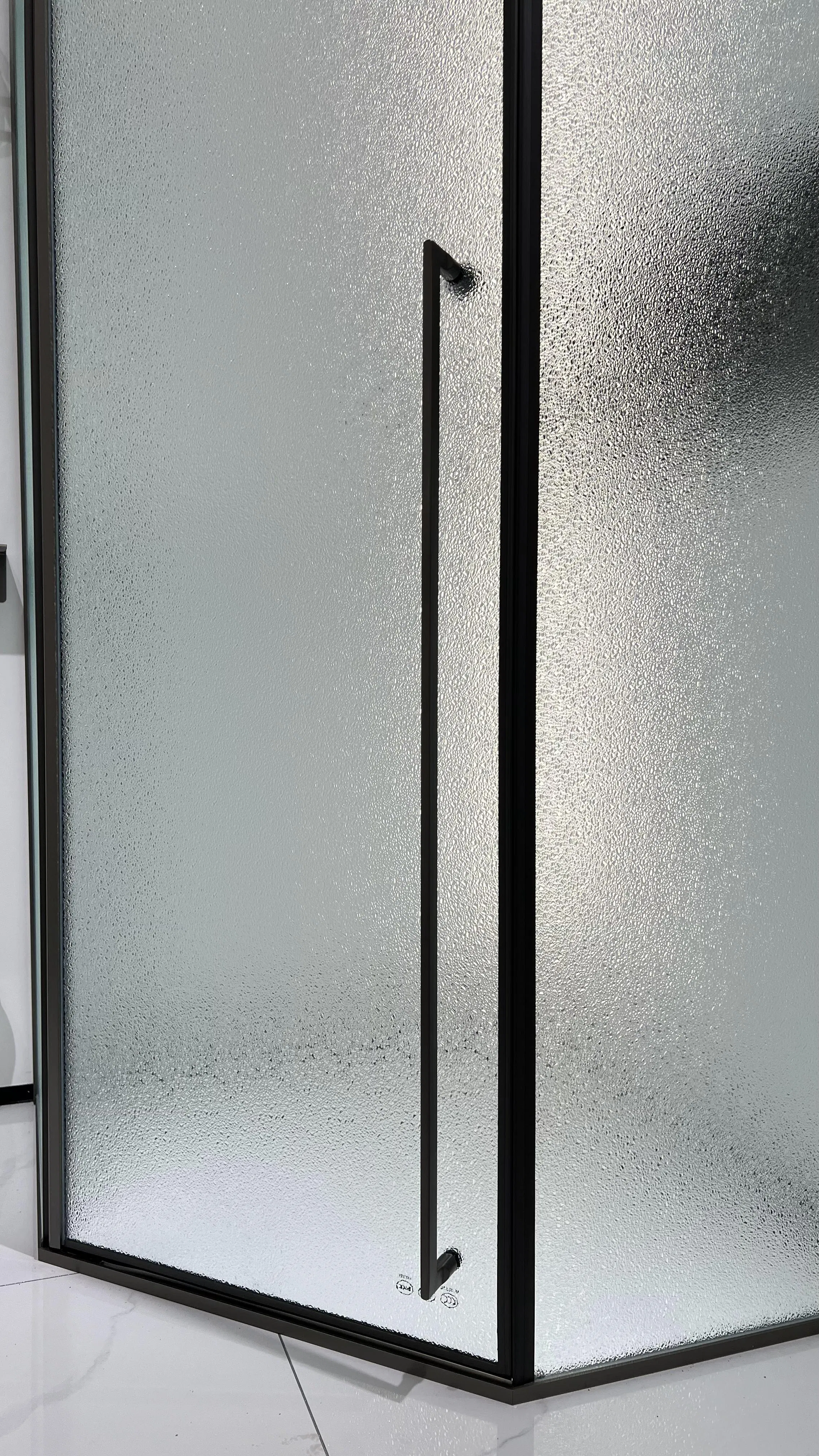High-Quality Elegant Swing Shower Doors for Modern Bathrooms