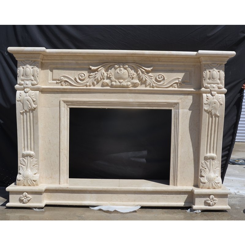 Камин из белого мрамора и известняка