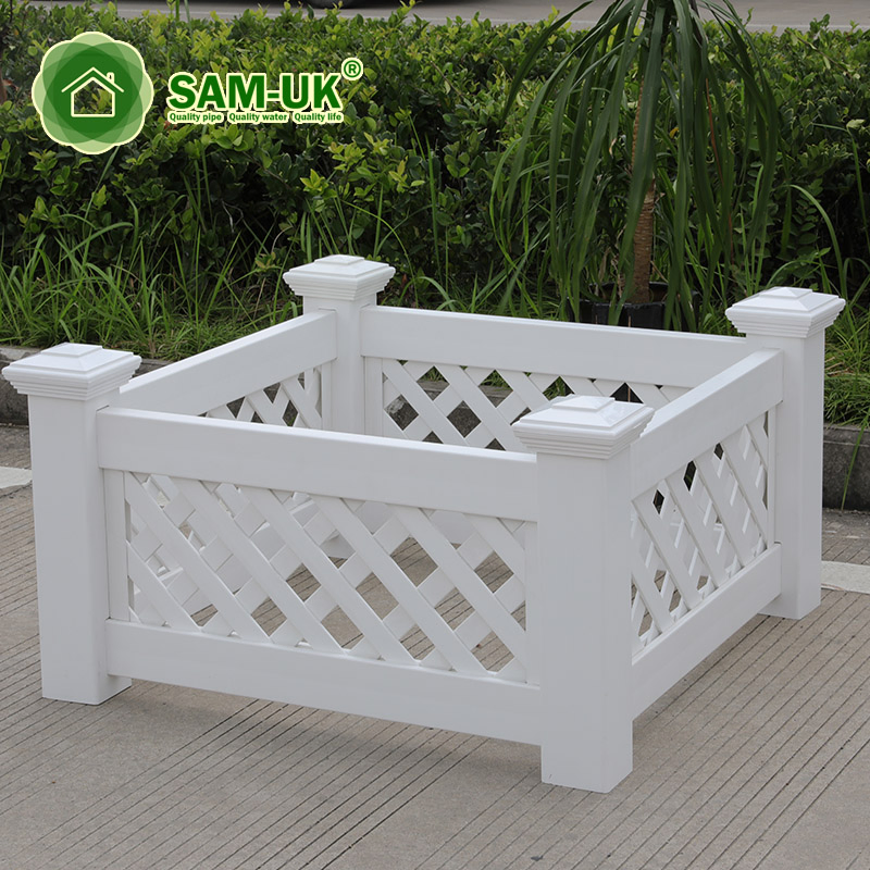 2'x4' Vinyl Fence with Square Lattice Yard