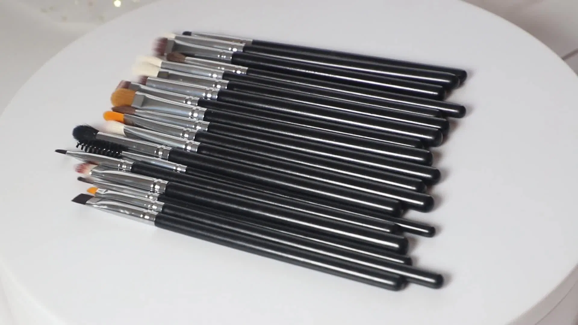 Natural Hair Makeup Brushes Retractable Makeup Brush Customized Logo on Ferrule