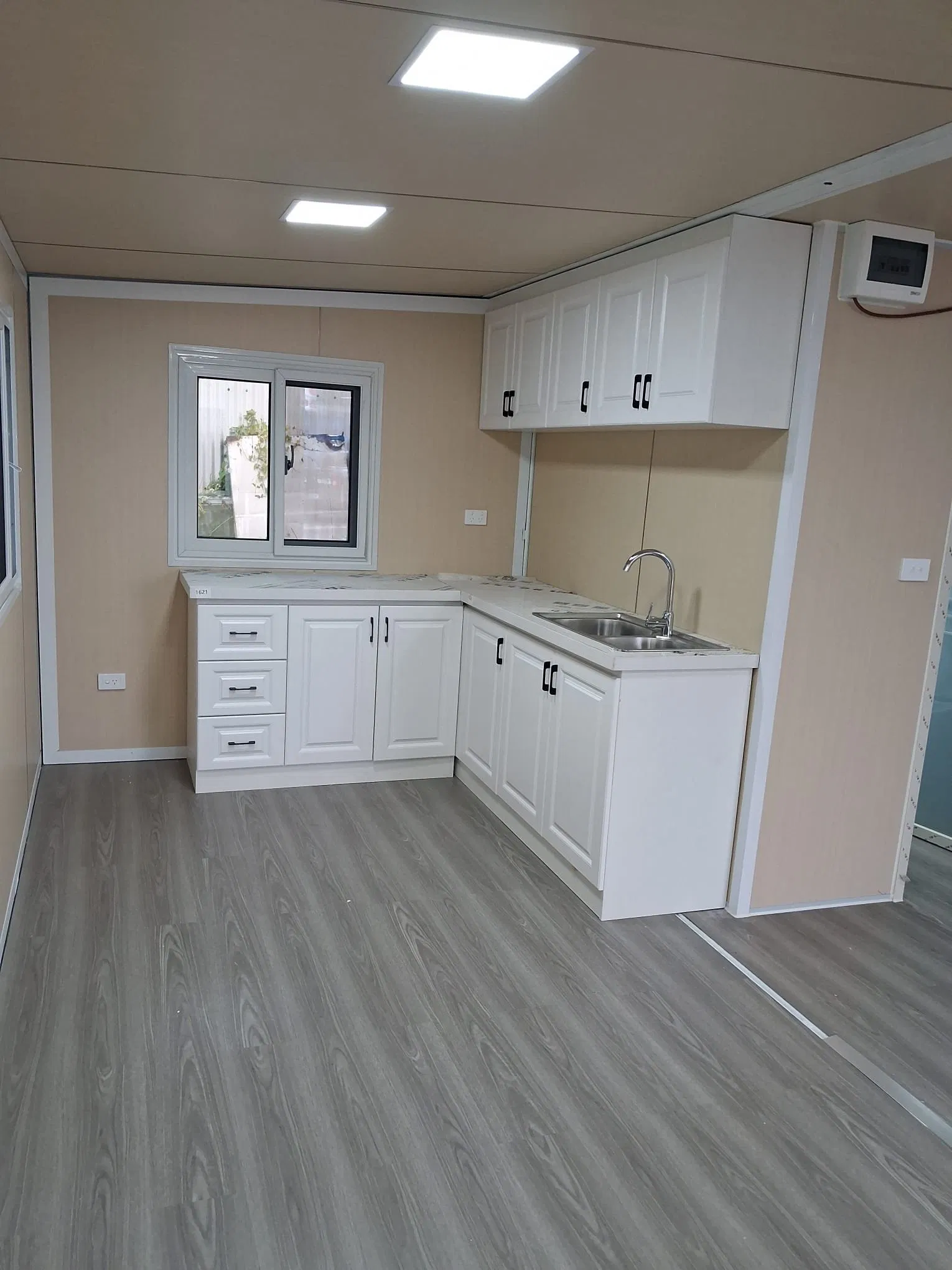 Mobile Gym and Shipping Container Coffee Shop From Contenedores De 40 Pies