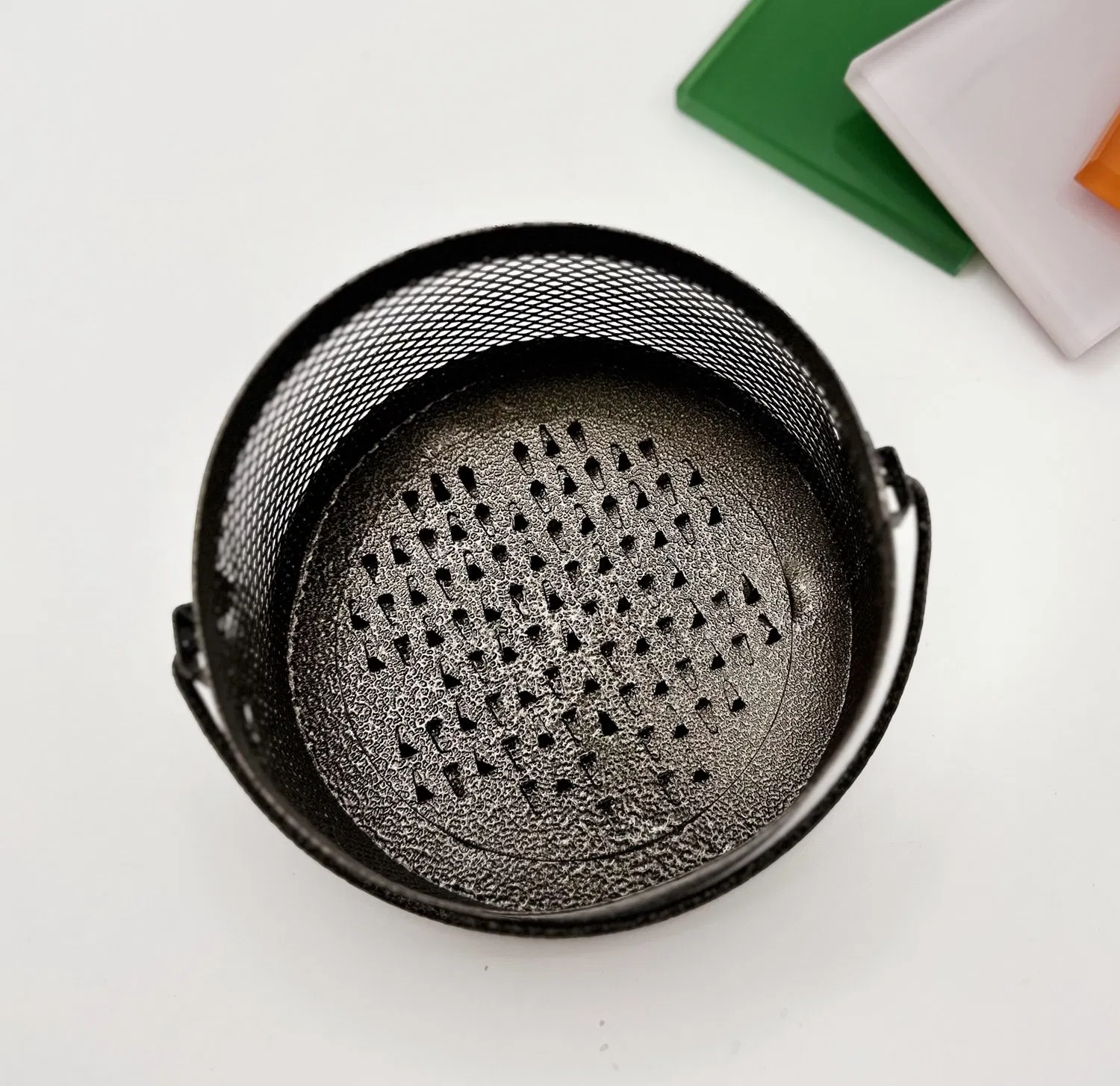 Iron Mosquito Coil Holder with Lid and Handle, Bronze