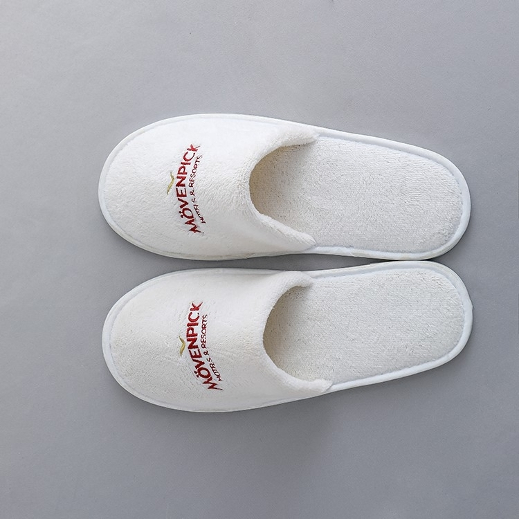 Terry Towel Slippers with Unexposed Toe Style with Embroidery Logo for Hotel