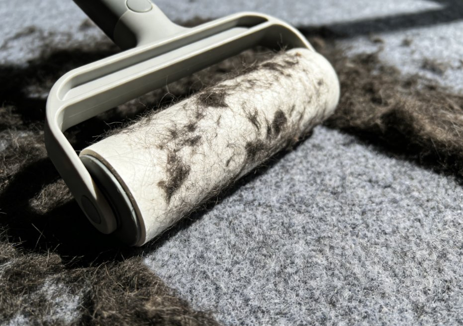 Durable Pet Hair Removal Tool - Washable Lint Roller for Deep Cleaning of Carpets and Upholstery