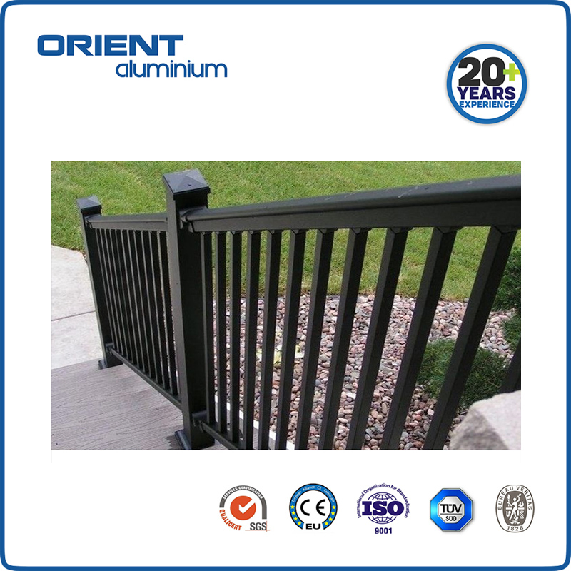 Outdoor Living Balcony Aluminum Railing Design