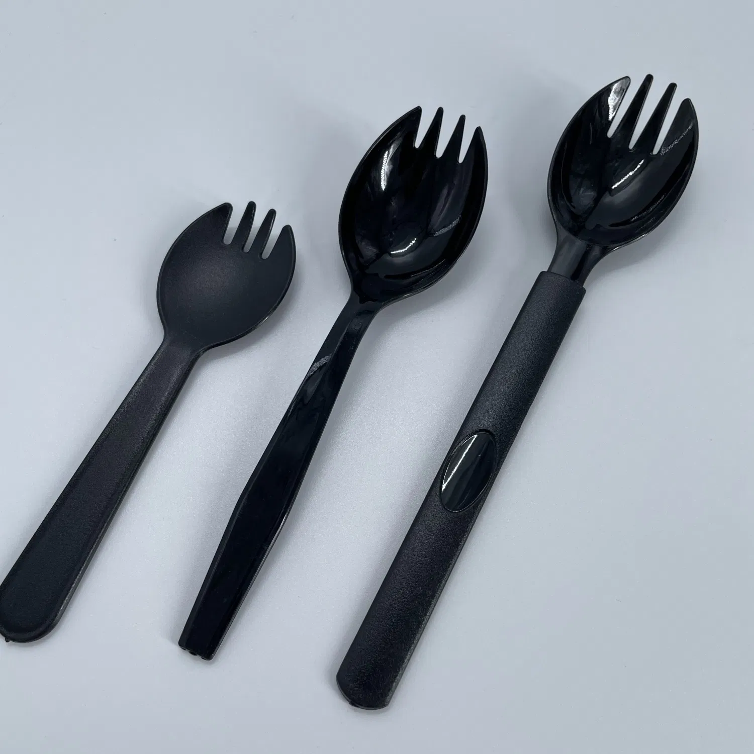 Eco-Friendly Colorful Tableware Disposable White Plastic Spoon Dessert Spoons Plastic for Traves