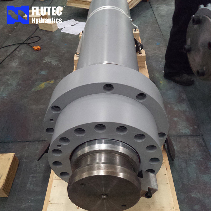 Гидравлический цилиндр 200 тонн