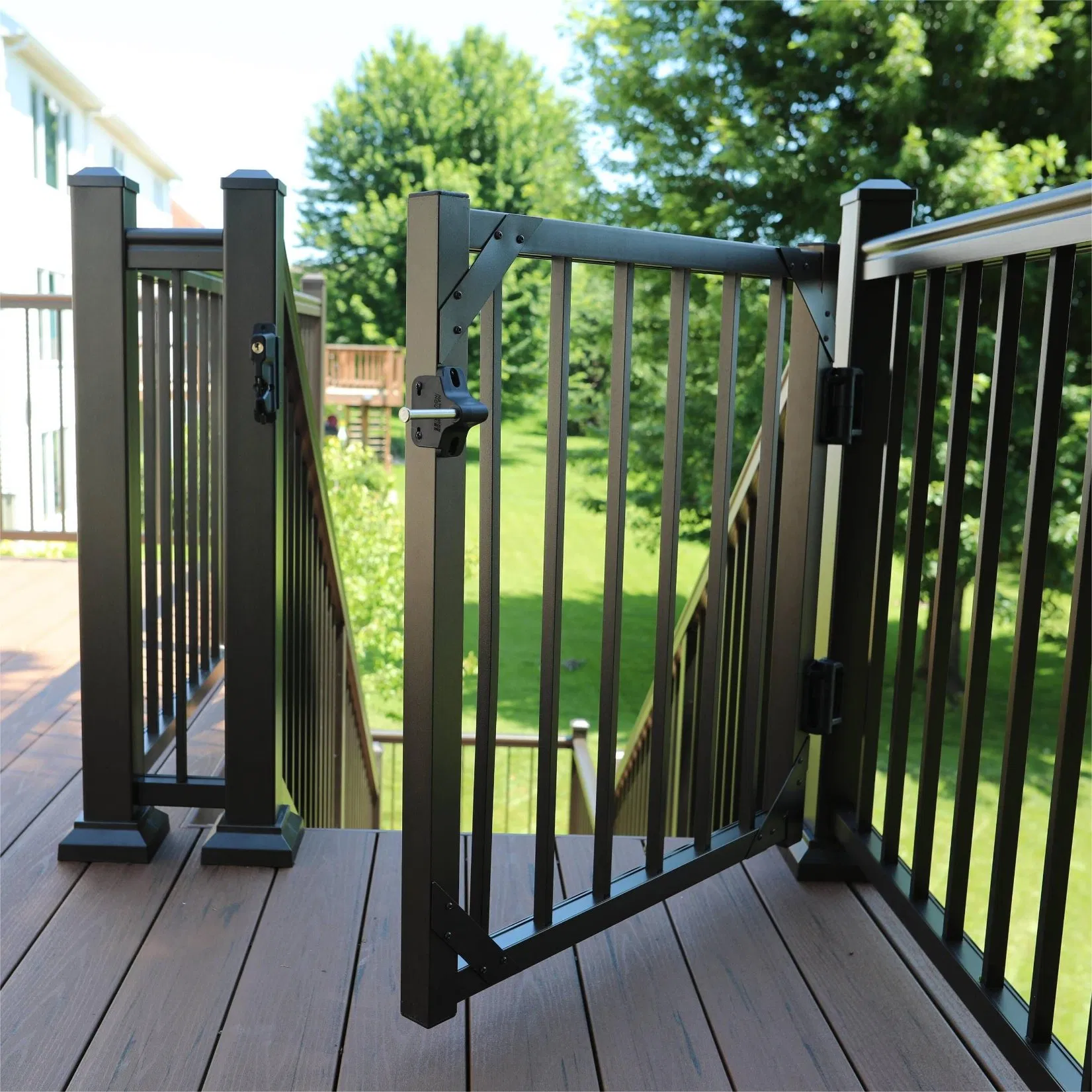 Elegant Design Outdoor Aluminum Deck Railing with UV Resistant Finish for Coastal Homes Villas Balconies