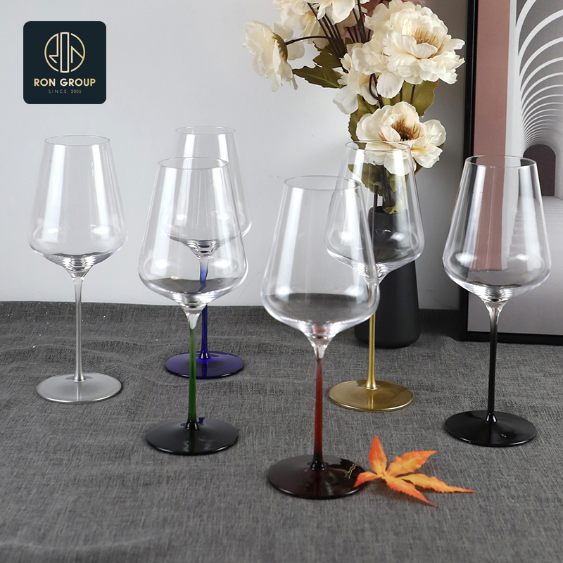 Stylish Clear Glass Cup for Restaurant Beverage Service