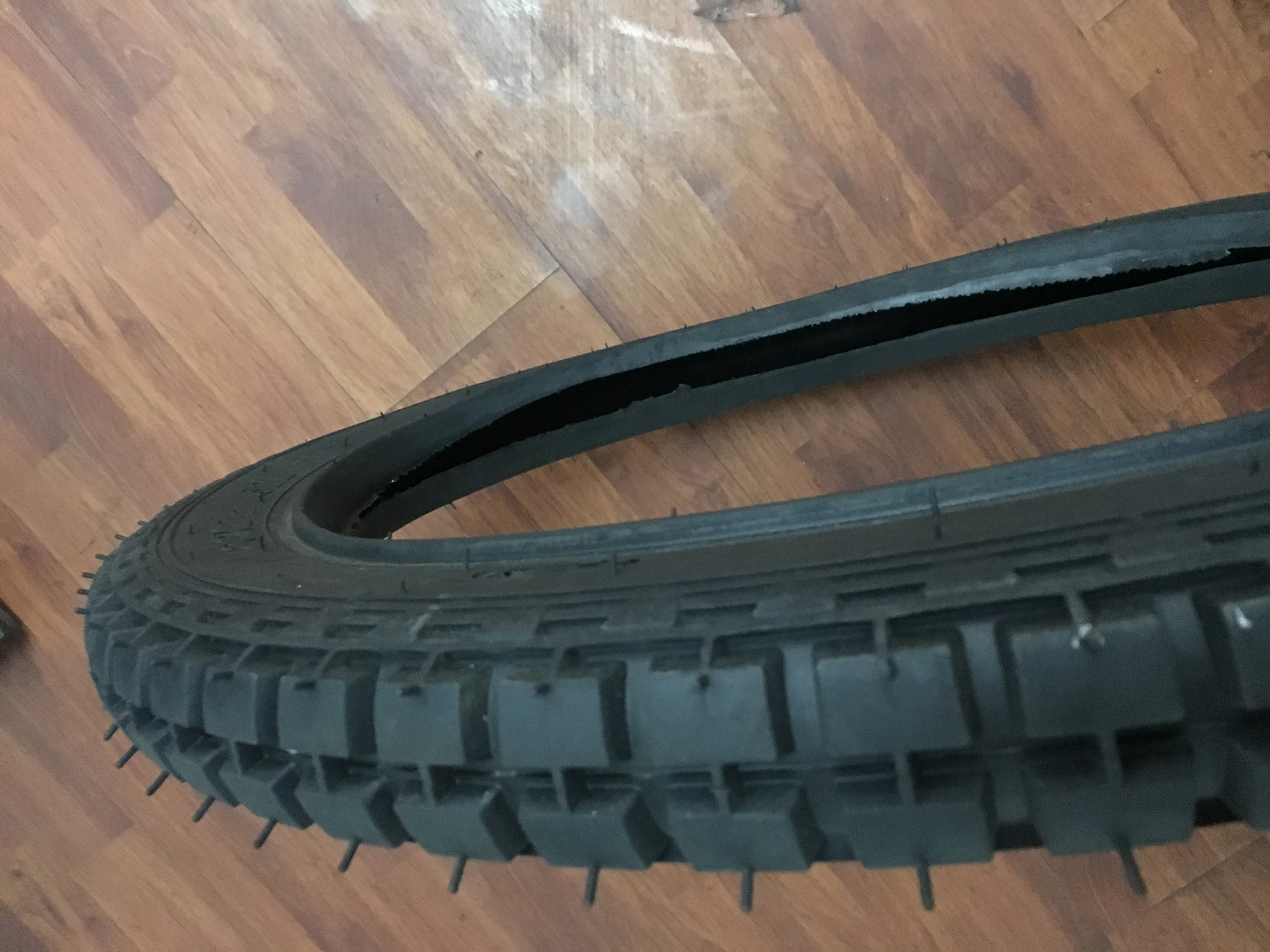 Шина 30X3/30X3.5 Beaded Edge для реставрации мотоциклов