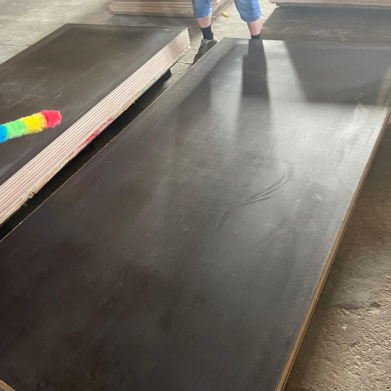 Moisture-Resistant Plywood - Supplier of Eco-Friendly Film Face Solutions