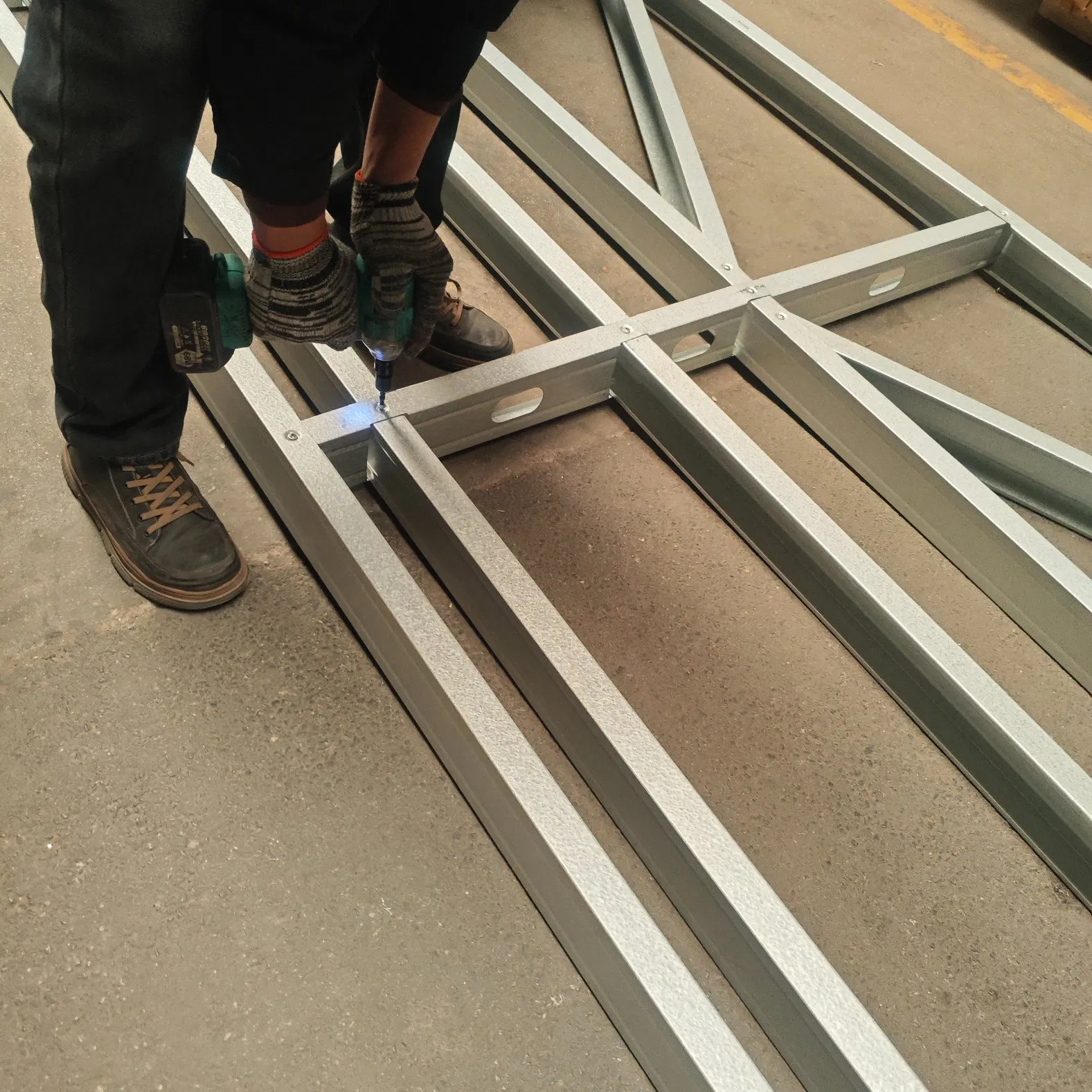 Excellent Thermal & Sound Insulation Prefabricated Steel Villa