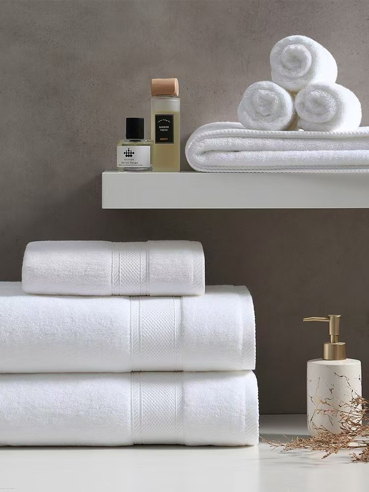 Luxurious Ultra Soft Bath Towel for Hotels and Home Use