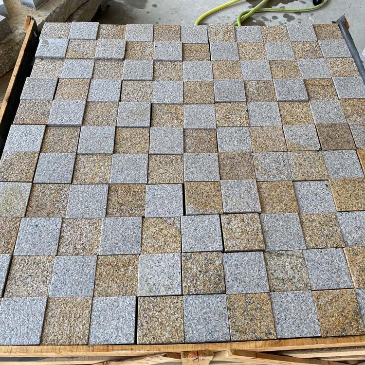 Anti-Slip Flamed Finish Yellow Beige G682 Granite Stone Pavement