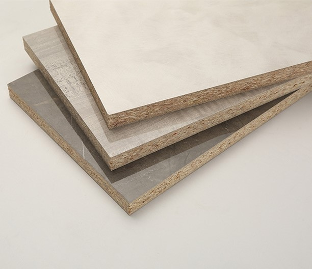 1220×2440mm 18mm Synchronized Melamine Plywood MDF Particle Board for Furniture