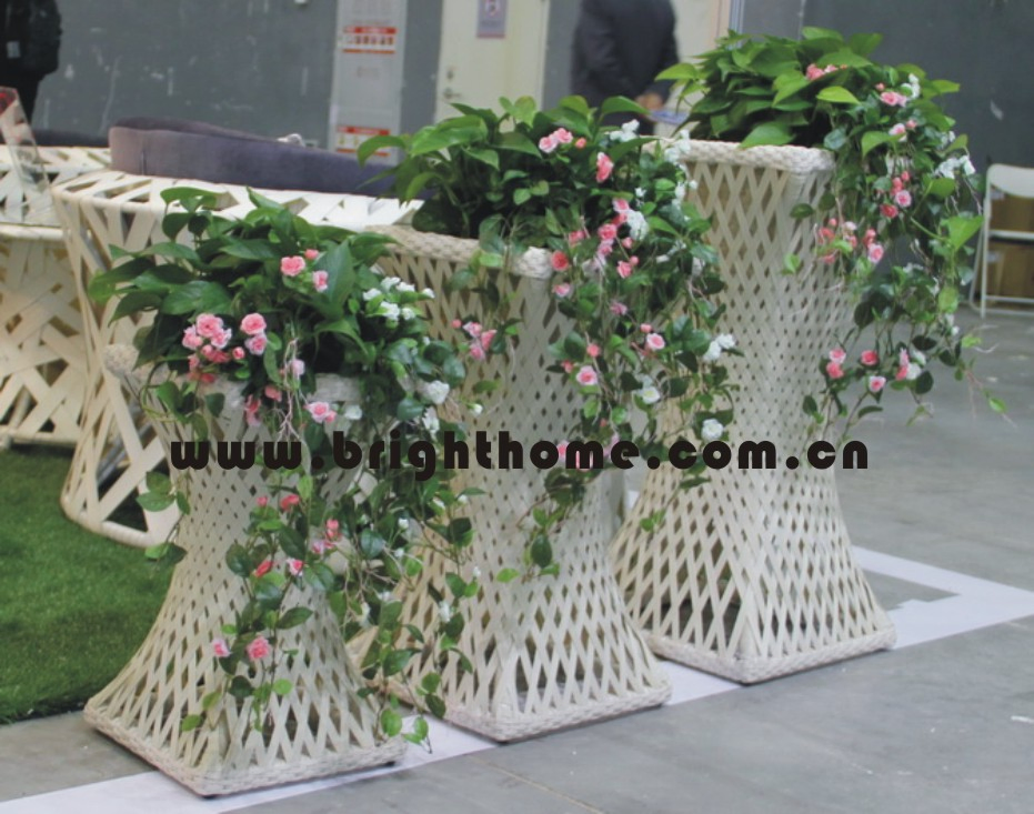 Кашпо для цветов из искусственного ротанга BP-F09