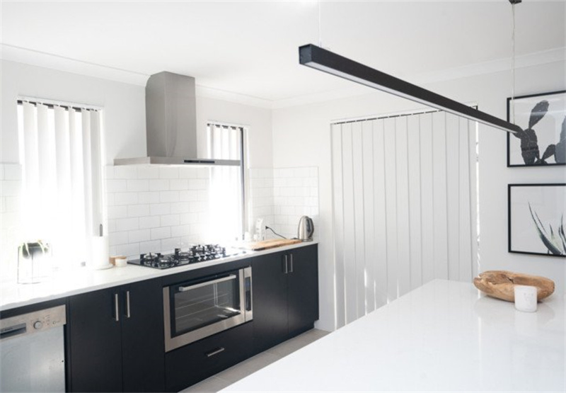 China OEM Hot Sale PVC Vertical Blinds for Window with Valance