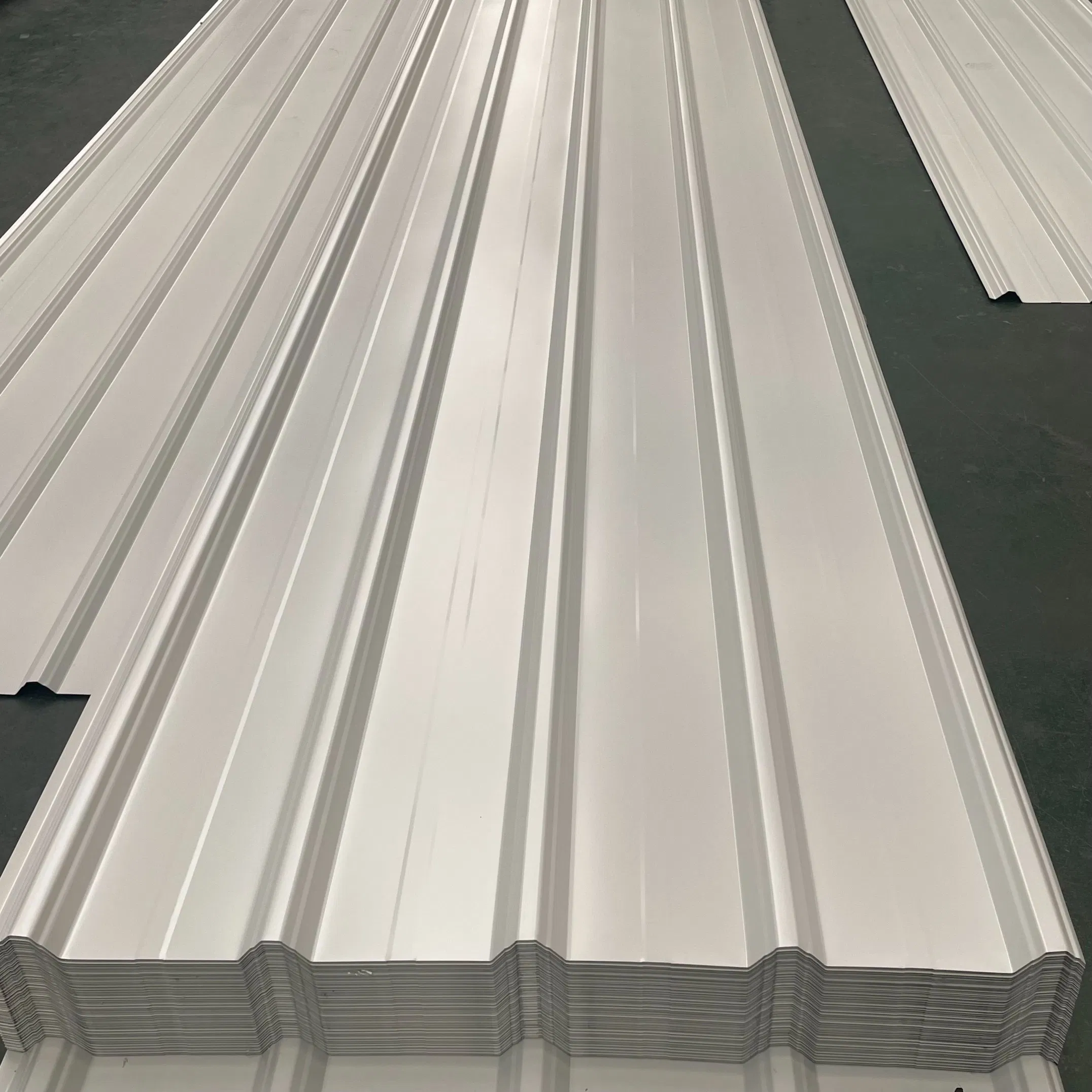 Industrial Warehouse Metal Roofing Color Steel Tile Corrugated Steel Sheet for Construction