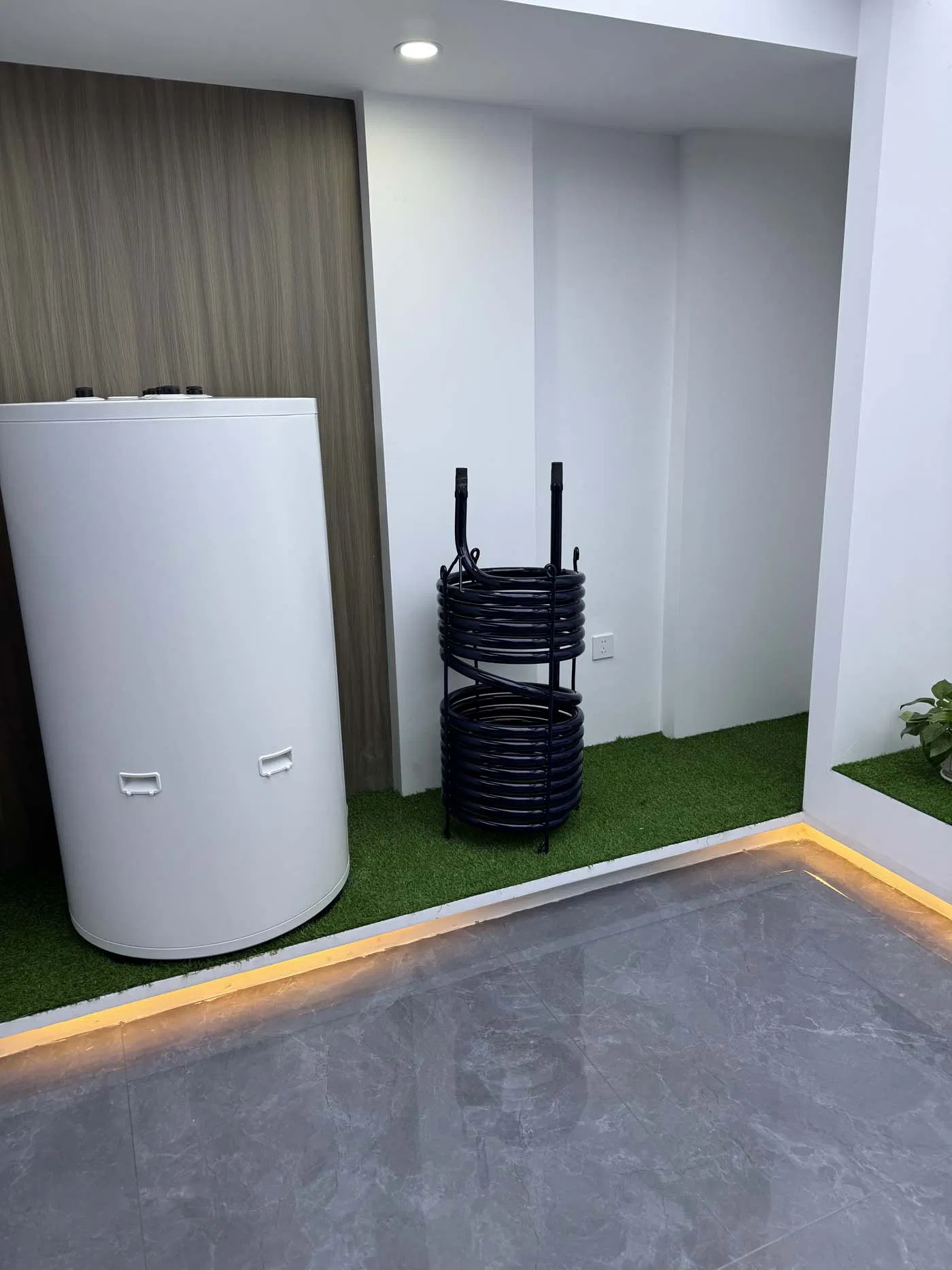 Freestanding Hot Water Storage Tank