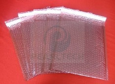 Pink Aluminum Plated Film Laminate Bubble to Produce Self-Adhesive Cosmetics Packing Bag