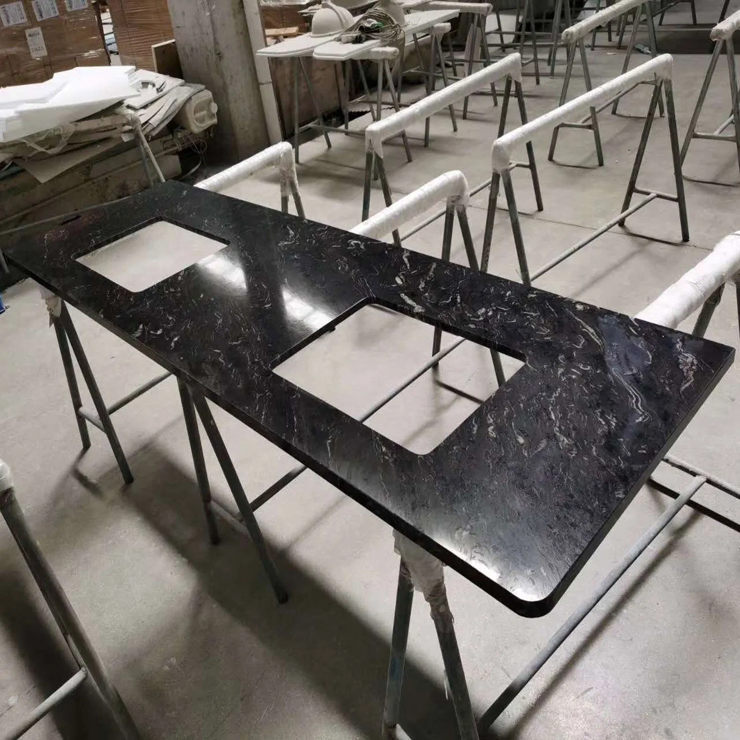 Cut-to-Size Chinese Prefab Polish Kitchen Artificial Quartz Vanity Countertop with Grey Veins