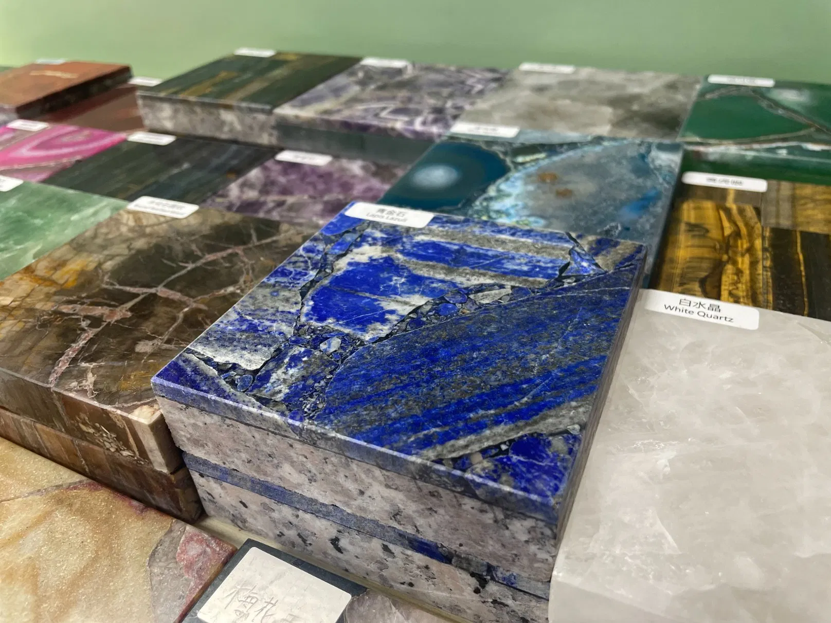 China Transparent Semi Precious Stone for Decoration, Bar Top, Table Tops, Wall Background