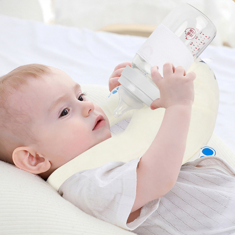Multifunctional Pillow for Newborns: Lazy Feeding Device, Bottle Holder, and Breastfeeding Support for Lying Down