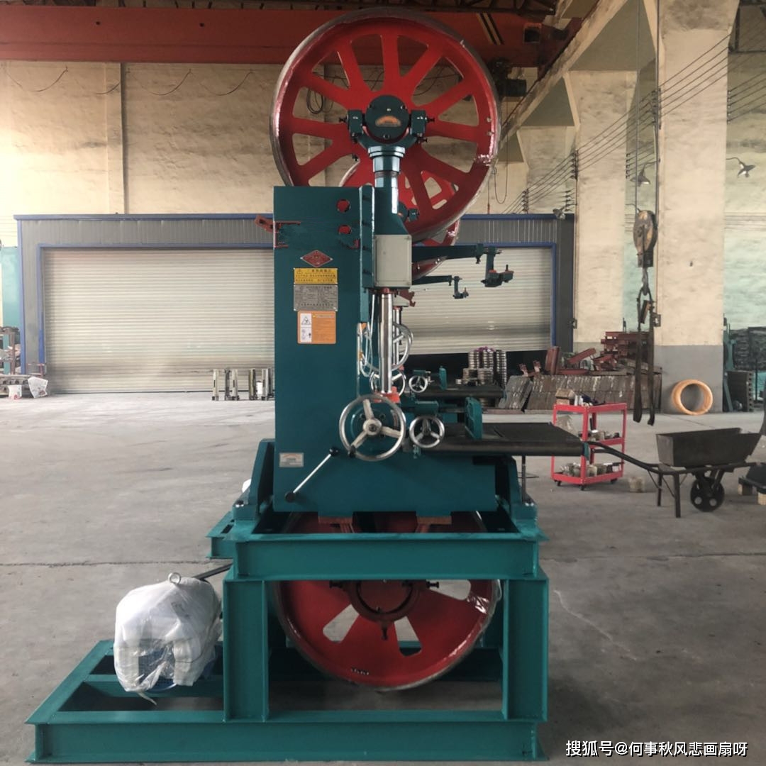 Станок ленточнопильный вертикальный по дереву