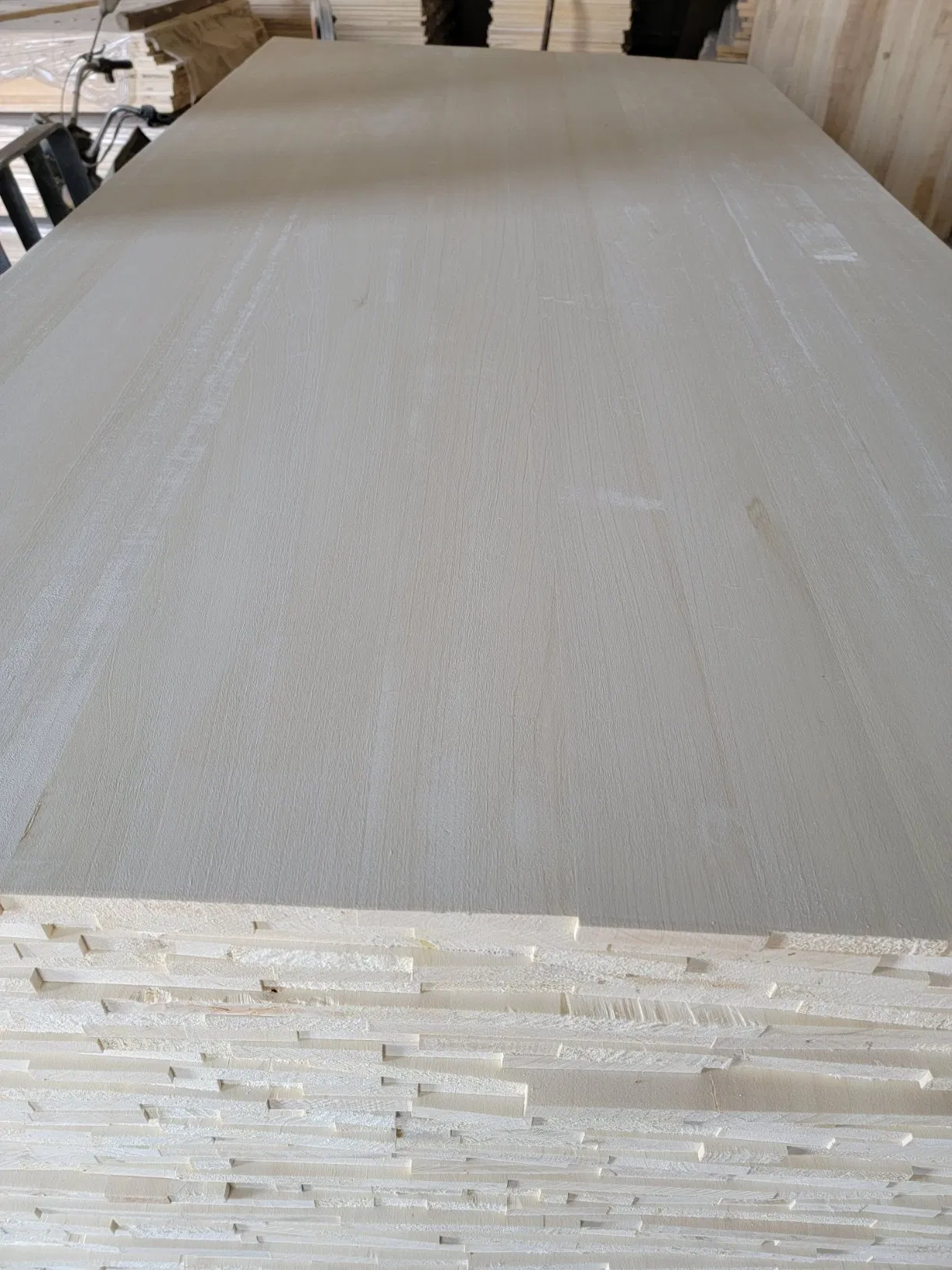 Customized High-Quality Construction Wood Larch Solid Wood Flooring and Wall Panels