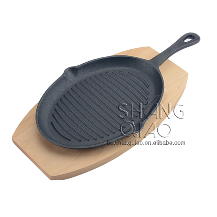 Чугунная сковорода-гриль для стейков с деревянной подставкой