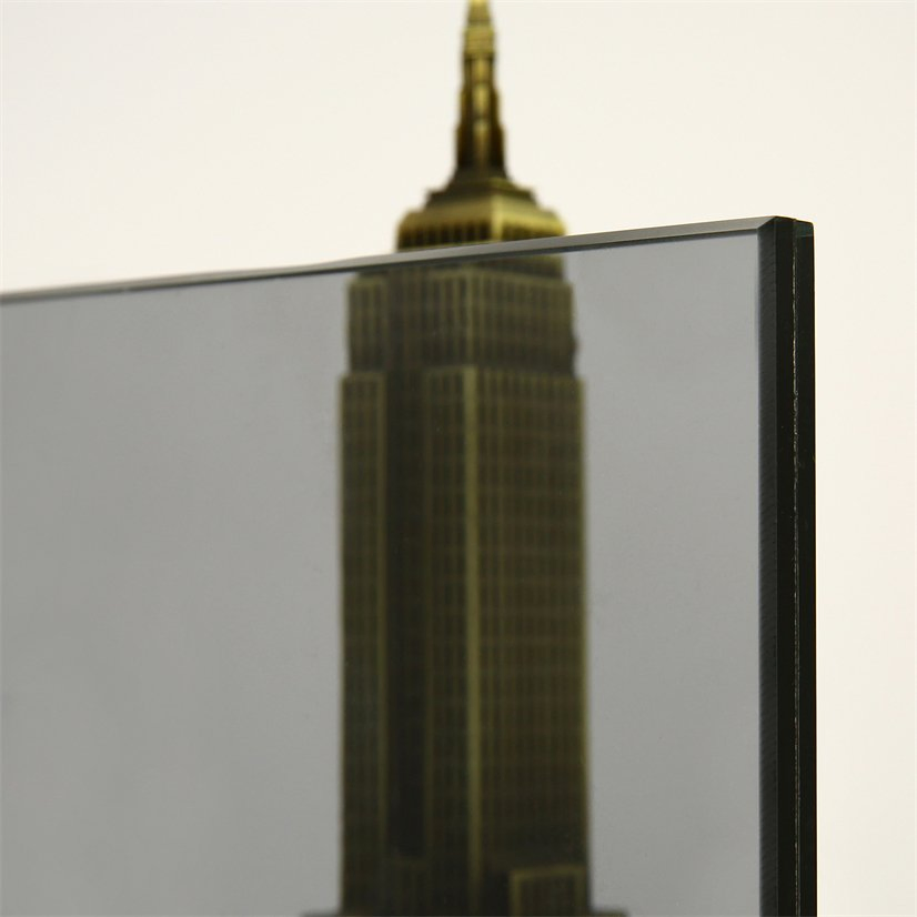 Hot Selling Waterproof and UV Proof Color Safety Laminated Glass for Building