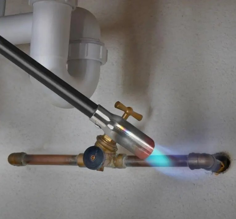 Heavy-Duty Butane Gas Torch for Efficient Weed Control