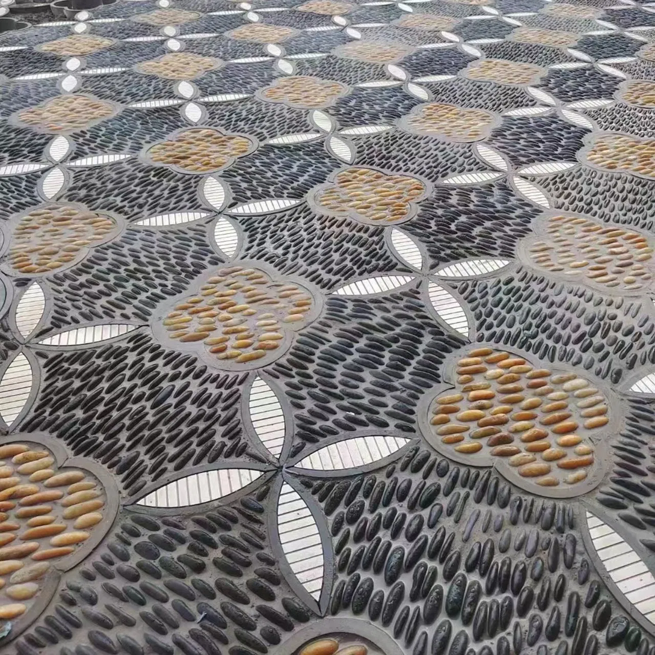 Best Choice Natural Pebble Stone for Decorating and Landscaping Home Garden Quality